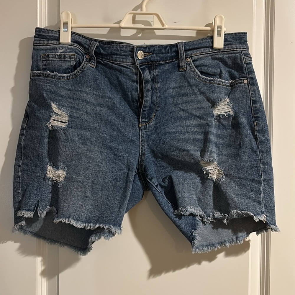 Joe’s ripped bermuda jean shorts - Picture 4 of 7